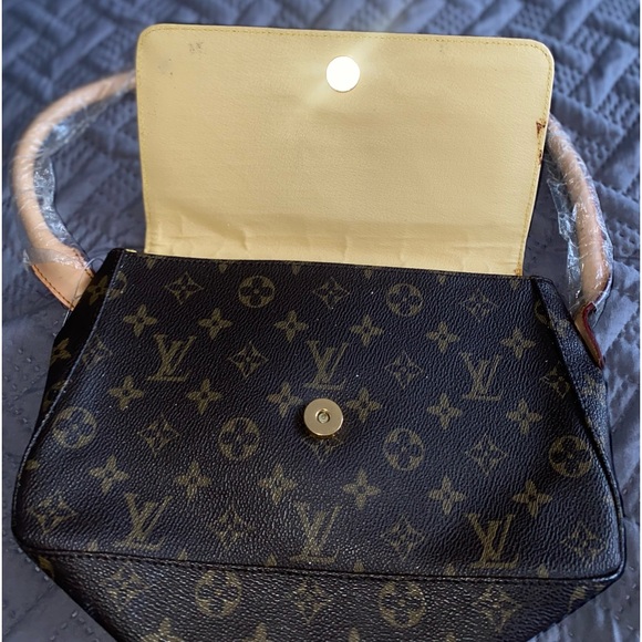 ✨❗️Beautiful Vintage Louis Vuitton Shoulder Bag✨❗️ - Picture 7 of 8